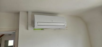 pose de pompe à chaleur, système de chauffage,